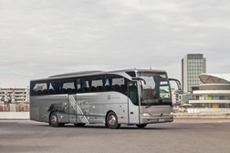 Autocarros Mercedes-Benz lideram vendas em 2015