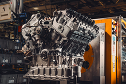 Último motor W12 da Bentley construído à mão em Crewe - O motor de 12 cilindros mais bem-sucedido da era moderna
