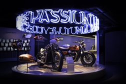 Inauguração Triumph Visitor Centre em Inglaterra