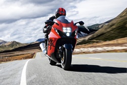 Suzuki Hayabusa celebra 25 anos