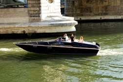 Black Swan, 1º barco de passageiros 100% elétrico com baterias de segunda vida - A Renault juntou-se à Green Vision e Seine Alliance