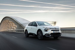 Novo Citroën ë-C4 X - Lançamento em junho com uma autonomia máxima de 360 km no ciclo WLTP