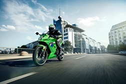 Kawasaki Ninja 125 e Z125 continuam disponíveis em 2027