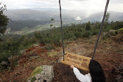 Grupo Rodativa BTT constrói Baloiço do Picoto em Abragão - Desfrutar da natureza com uma vista única sobre o território  