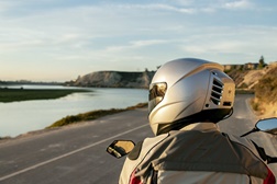 Feher Helmets: Capacete com Ar Condicionado para Motociclistas