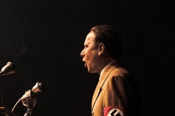 Hitler e Goebbels - Estreia 15 de Maio