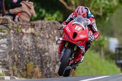 TT Ilha de Man 2024 - Todd lidera treinos - Dunlop nas Supersport
