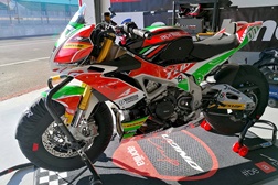 As Aprilia da Tuono Cup já rodam no Estoril!