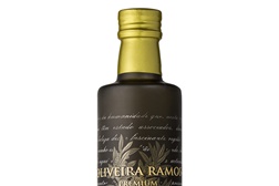 P.V.P. 8,99€