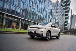 Leapmotor lança o novo C10 com 585 CV e tração às quatro rodas - Chega a Portugal no último trimestre