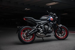 Triumph Trident Triple Tribute atualizada para 2025