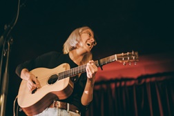 Marinho lança canção de homenagem a Joni Mitchell