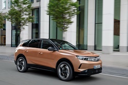 O pré-condicionamento térmico no Grandland Electric e noutros modelos Opel - Manter-se fresco nos dias quentes de verão