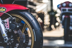 Fábricas europeias da Bridgestone retomam produção