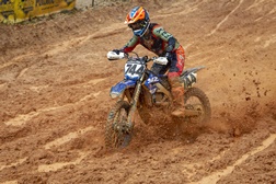 Batalha na lama na abertura do Campeonato Nacional de Motocross em Alqueidão