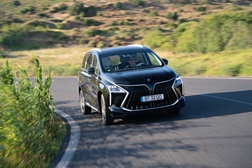 Forthing U-Tour marca o regresso ao mercado nacional dos MPV de 7 verdadeiros lugares - Está disponível em Portugal em duas variantes mecânicas