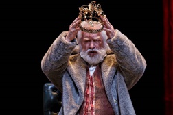  Rogério de Carvalho estreia-se em Shakespeare com "Rei Lear" em Almada