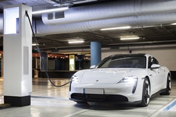 Porsche instala carregadores super-rápidos nas principais cidades da Península - Porsche City Charging com 175 kW de potência