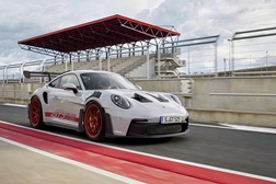 Novo Porsche 911 GT3 RS - Concebido de forma intencional para um desempenho máximo