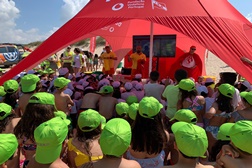 "Verão do Campeão" - Fundação Vodafone sensibiliza crianças e jovens para cuidados a ter nas praias