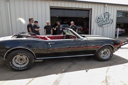 "Fast N' Loud" regressa ao Discovery Channel com jóias na garagem e risos no sofá