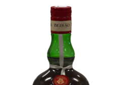Vá ao Santini e peça: “Licor Beirão, se faz favor!”