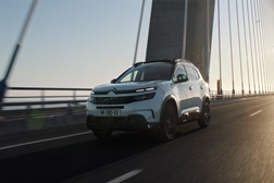 Citroën encerra ano do centenário com uma nova versão do seu filme  - Institucional para celebrar o rumo a um futuro eletrificado