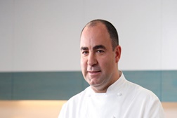 Loja Makro de Alfragide recebe Live Show-Cooking da Terra do Bacalhau com o Chef Vítor Sobral