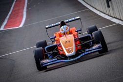 Henrique Chaves parte para Assen para mais uma jornada da Formula Renault NEC