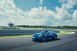 A referência dos últimos 45 anos: o Porsche 911 turbo - Nova geração 911 Turbo Coupé e Cabriolet está aí