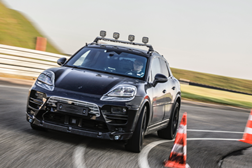 Protótipos do Porsche Macan elétrico: digitais e reais - A marca recorre a testes de resistência virtuais como físicos