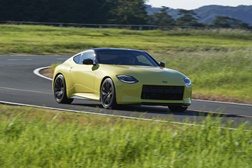 Nissan Z Proto olha para o futuro, inspirado no passado - Sim, a caixa é manual
