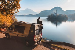 Indie Campers lança mini-manual com boas práticas de caravanismo - Respeito pelas comunidades locais e proteção dos ecossistemas