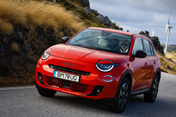 Novo Fiat 600 Hybrid - Uma experiência de condução 100% elétrica em manobras e viagens curtas