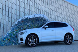 Ambiente: Volvo XC60 “fura” uma onda de lixo oceânico - À porta do MAAT