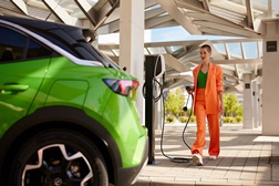 Opel e EDP Comercial ampliam parceria para promover mobilidade elétrica - Para os clientes Opel com um automóvel elétrico ou um híbrido plug-in