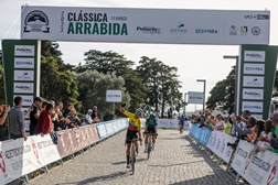 Orluis Aular repete vitória na Clássica da Arrábida 