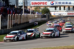 O futuro campeão do mundo conduz um Citroën C-Elysée WTCC - Circuito de Goldenport Park/Pequim 