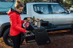 Rivian em modo de campismo elétrico - Silêncio que estamos na natureza e com emissões zero