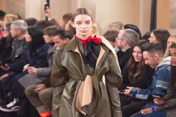 Coleção UGG x Y/Project lançada na semana da moda de Paris