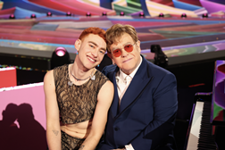 Elton John e Years & Years revelam “It’s a Sin”