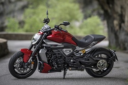 Ducati apresenta a nova XDiavel V4