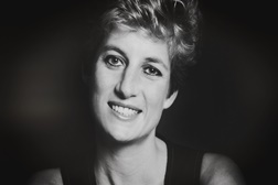 Documentário "Diana: Para lá da coroa" assinala os 24 anos da morte da Princesa Diana - Estreia no Canal Odisseia