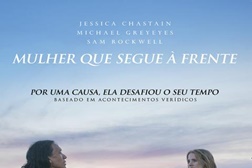 Mulher Que Segue à Frente