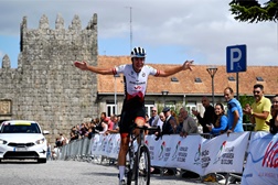 Matthew Walls é o vencedor da 19.ª Volta a Portugal de Juniores  - Venceu última etapa e conquista a prova