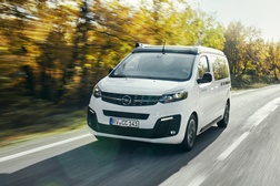 Especialistas da Crosscamp transformam Opel Zafira Life numa autocaravana - Uma ‘casa com rodas’ para 4 viajantes