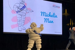Boneco da Michelin recebe o prémio “Icon of the Millenium”