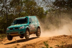 Dupla da Equipe Candide literalmente "sobrevive" à quarta etapa do 22º Rally dos Sertões