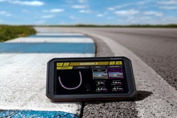 Garmin apresenta Catalyst™ - Dispositivo de desempenho para condução de automóveis desportivos em circuito
