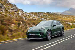 Porsche reforça a gama de modelos do Macan elétrico - Com tração traseira, nova proposta passa a estar disponível como porta de entrada na gama
